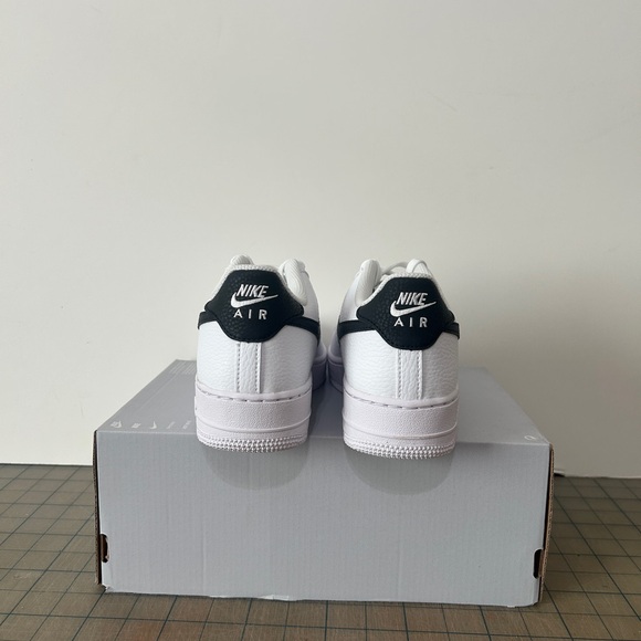 Nike Air Force 1 GS ‘White Black’ - Picture 3 of 5